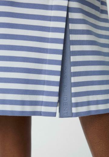 Вязаное платье