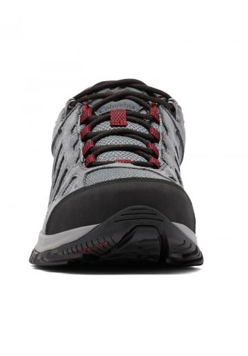 Походные кроссовки