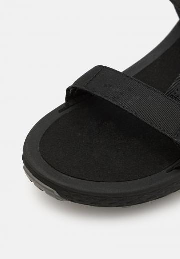 Спортивные сандалии