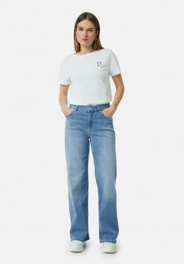 Прямые джинсы