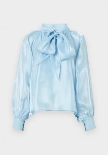 Атласная блузка