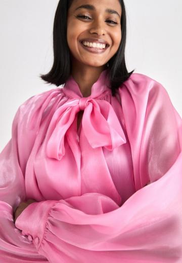 Атласная блузка