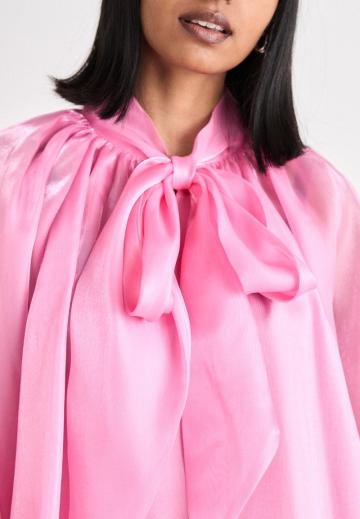 Атласная блузка