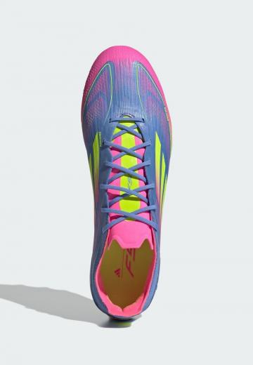 Футбольные бутсы