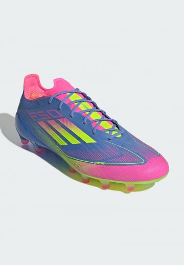 Футбольные бутсы