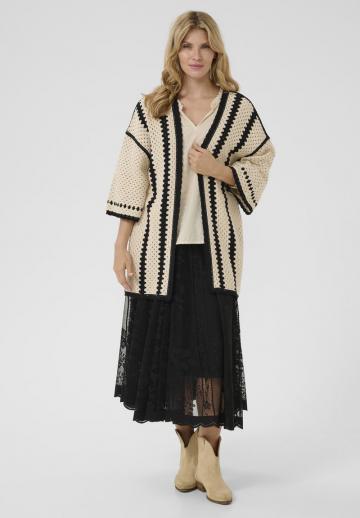 Вязаная кофта