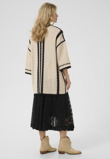 Вязаная кофта