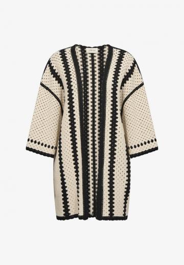 Вязаная кофта