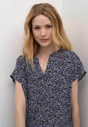 Атласная блузка