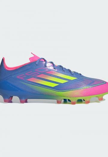 Футбольные бутсы