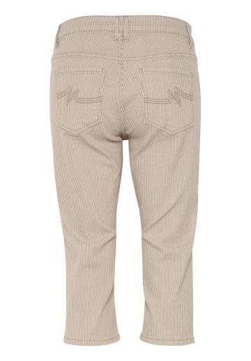 Короткие джинсы