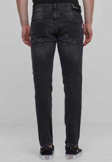 Узкие джинсы