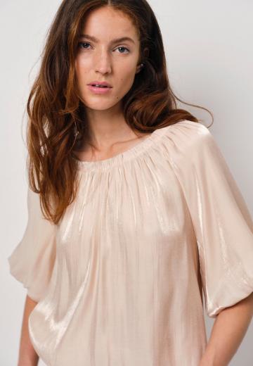 Атласная блузка