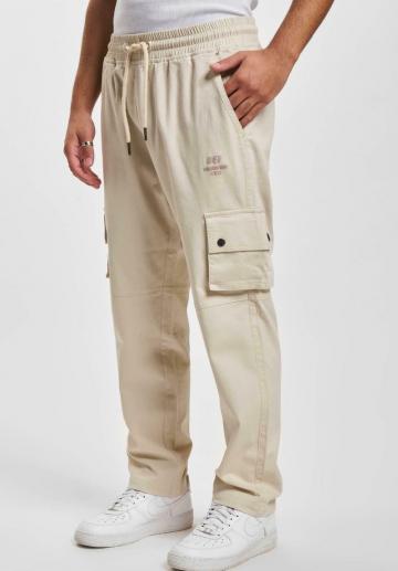 Брюки с накладными карманами