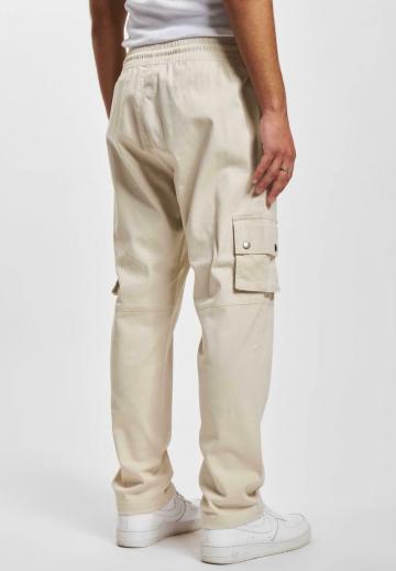 Брюки с накладными карманами