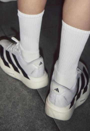 Тренировочные кроссовки