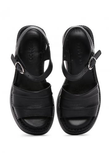 Босоножки на танкетке