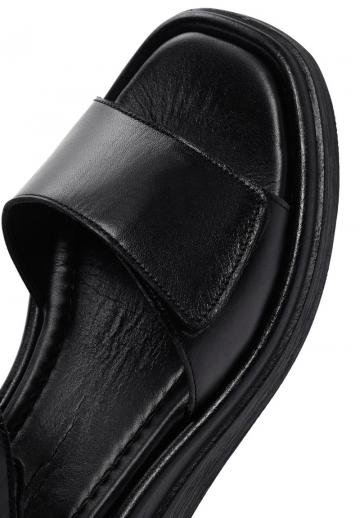 Босоножки на танкетке