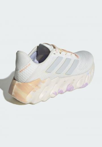 Беговые кроссовки