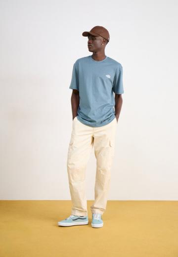 Брюки с накладными карманами