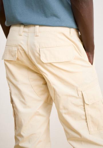 Брюки с накладными карманами