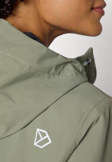 Спортивная куртка