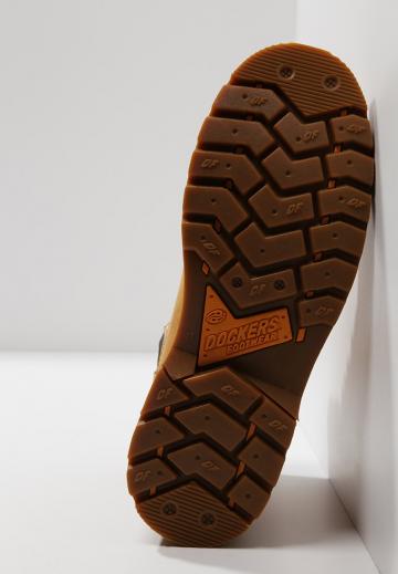 Ботинки на шнуровке