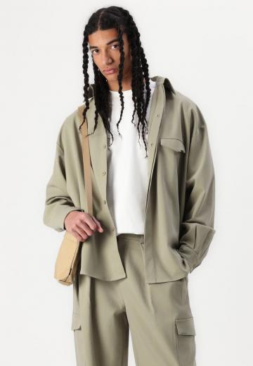 Брюки с накладными карманами