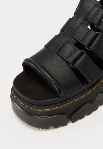 Босоножки на платформе