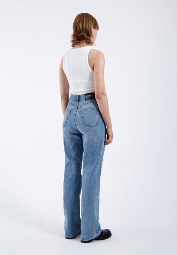 Прямые джинсы