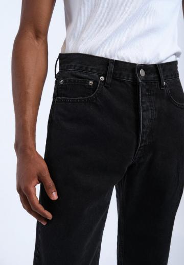 Прямые джинсы