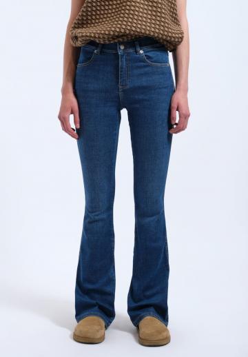 Клешеные брюки