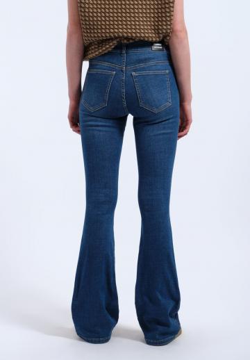 Клешеные брюки