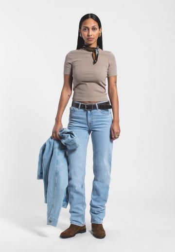 Прямые джинсы