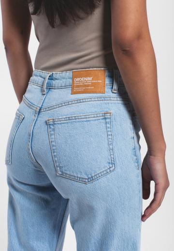 Прямые джинсы