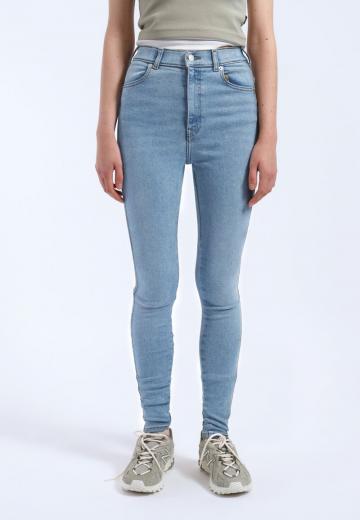 Узкие джинсы
