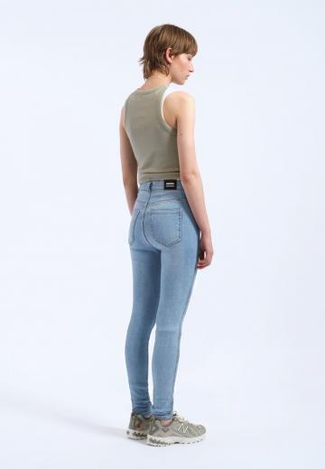 Узкие джинсы