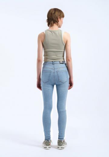 Узкие джинсы