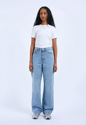Прямые джинсы