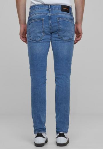 Узкие джинсы