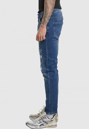 Узкие джинсы