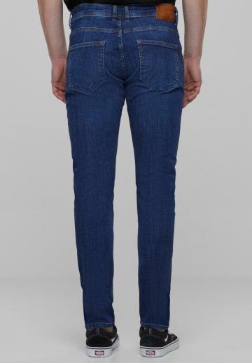 Узкие джинсы