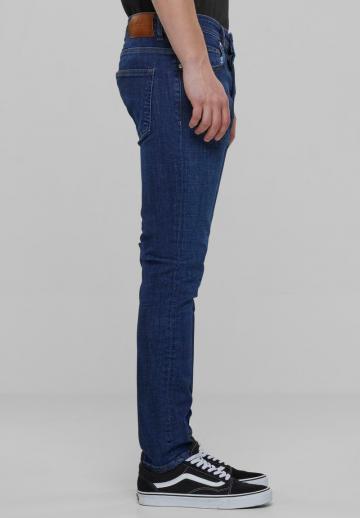Узкие джинсы