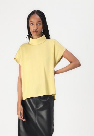 Атласная блузка