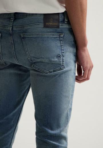 Узкие джинсы