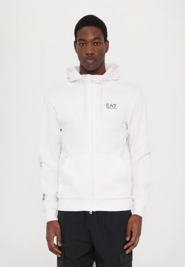 Спортивная кофта