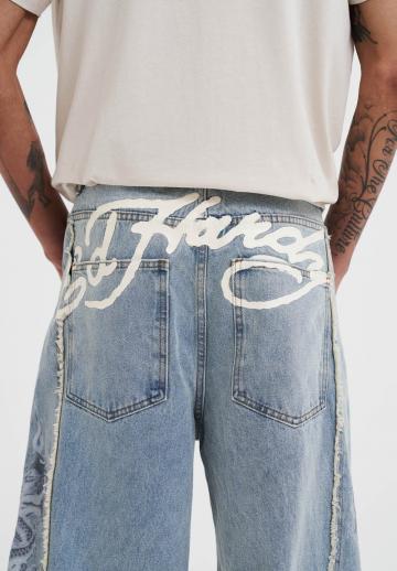 Прямые джинсы