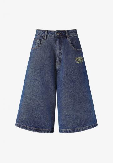 Короткие джинсы