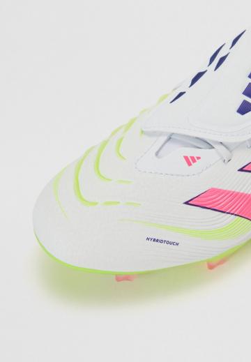 Футбольные бутсы