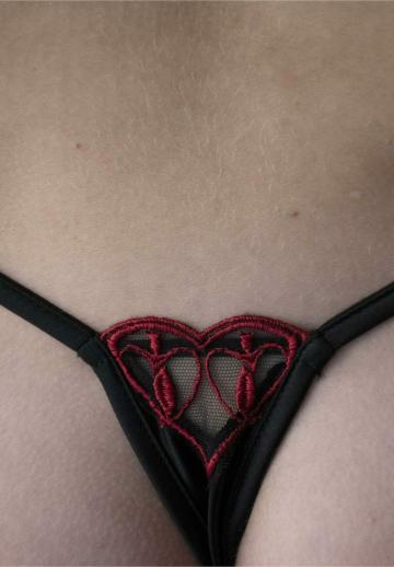 Трусы на бедрах